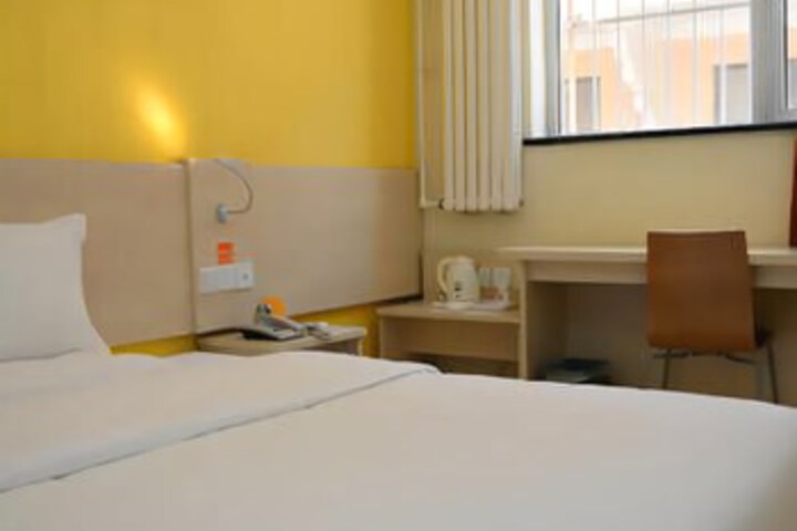 Room 6 of 6