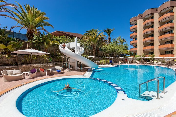 Pool Hotel