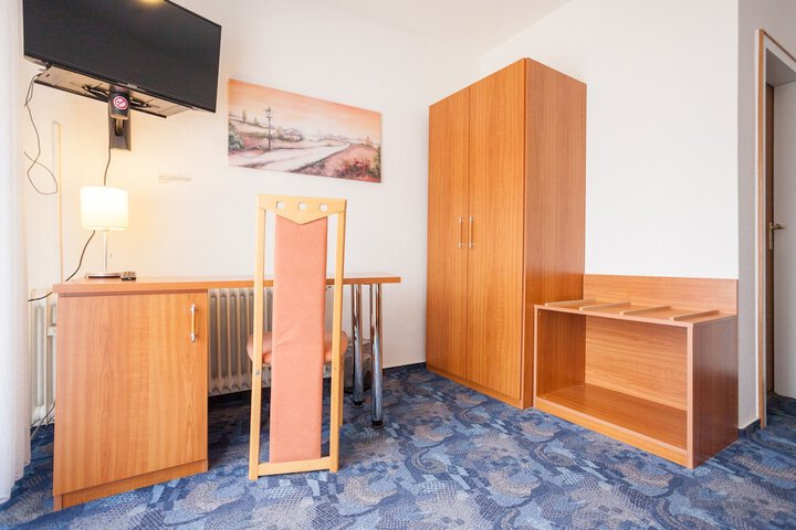 Room 14 of 21