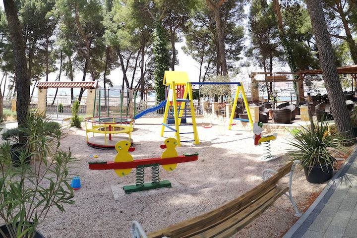 Childrens Activities 62 of 138