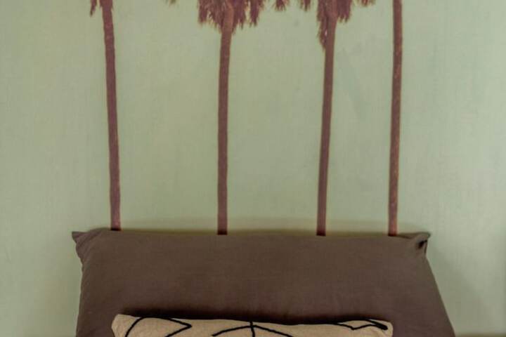 Room 12 of 30