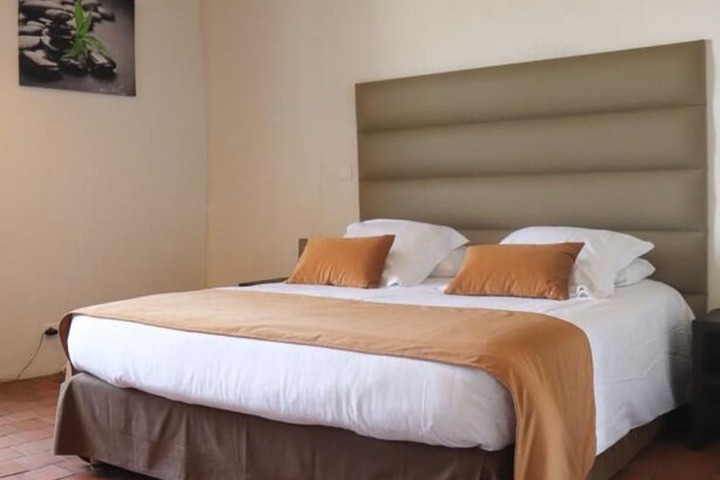 Room 8 of 44