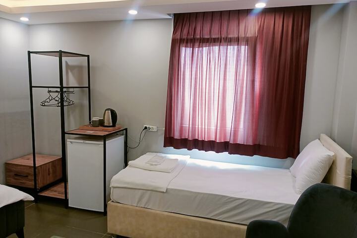 Room 11 of 33