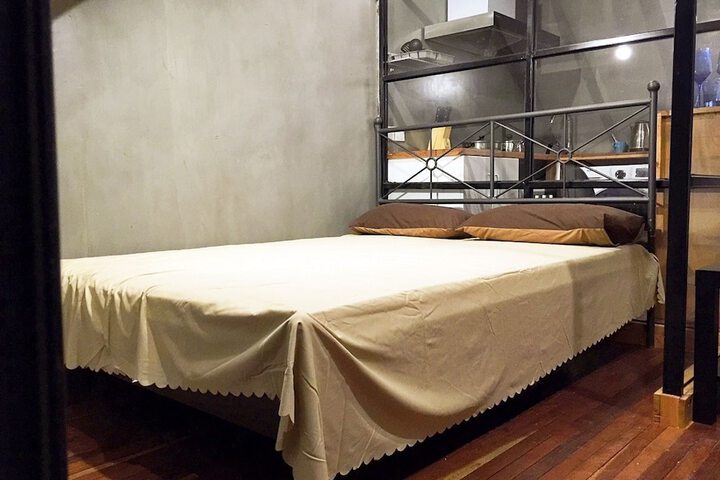 Room 6 of 87