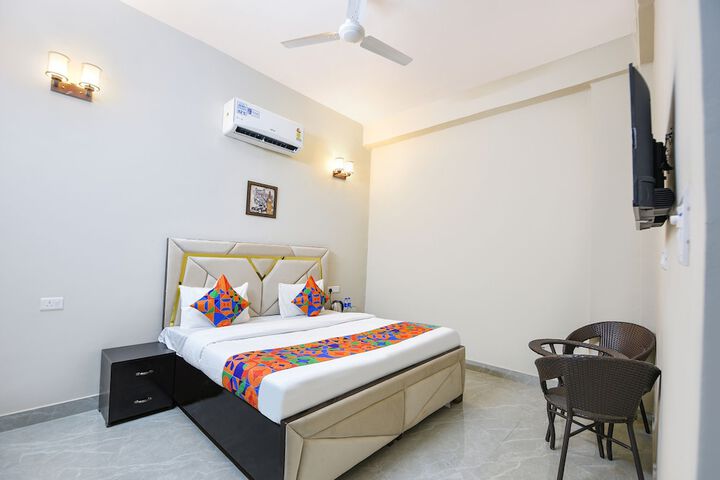Room 14 of 26