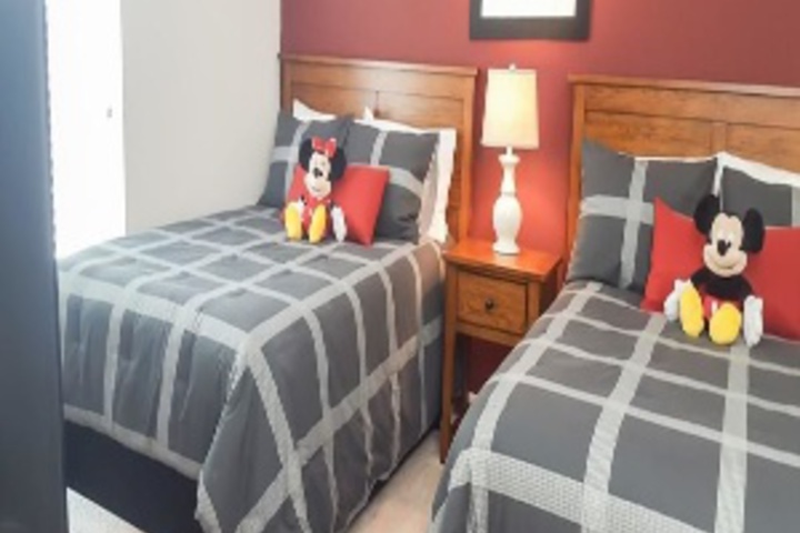Room 33 of 276