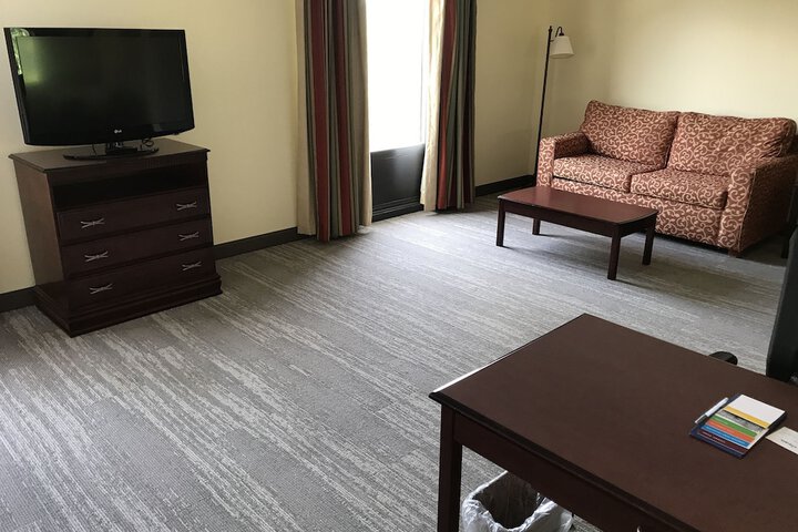 Room 24 of 121