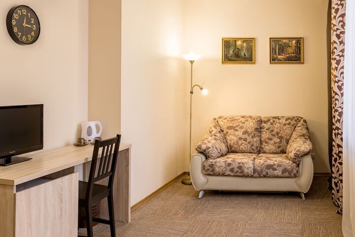 Room 14 of 32