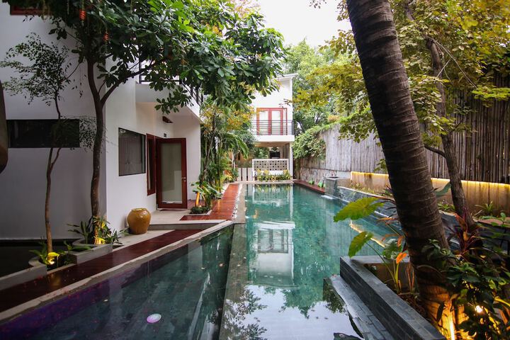 Pool 50 of 83