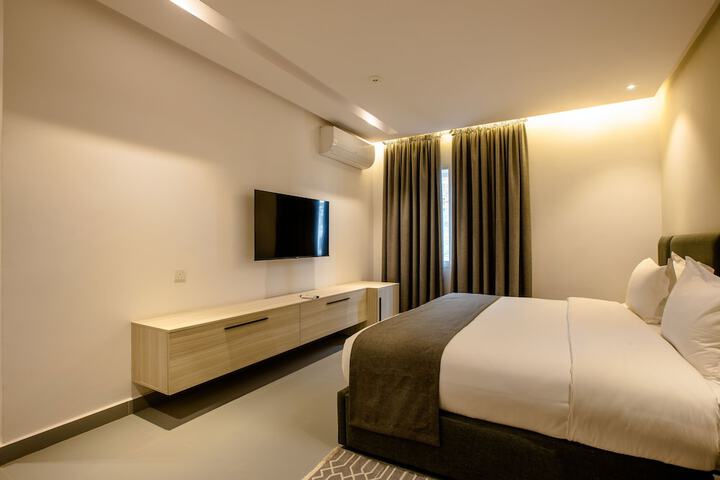 Room 5 of 86