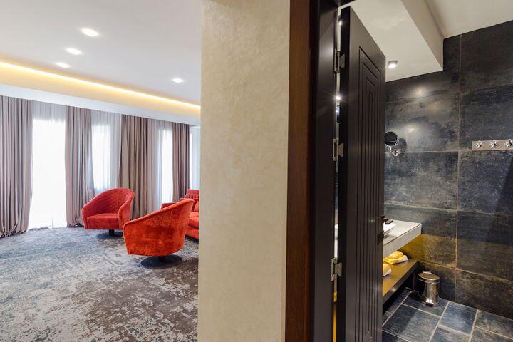 Room 49 of 199