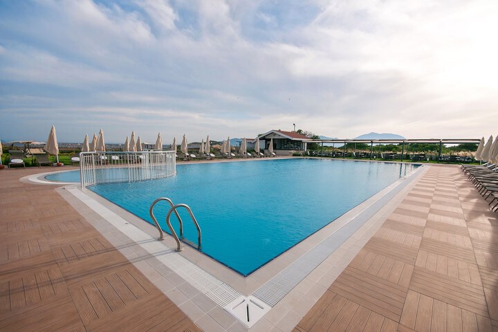 Pool 57 of 158