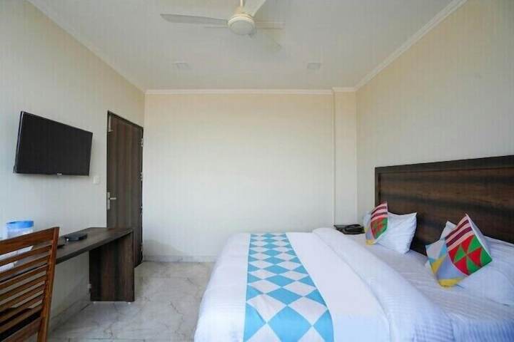 Room 3 of 7