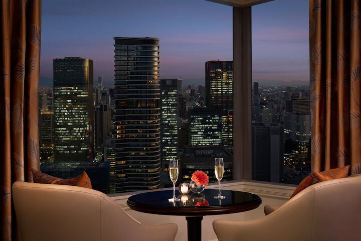 Lounge 92 of 138