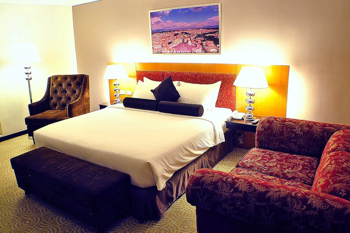 Room 7 of 95