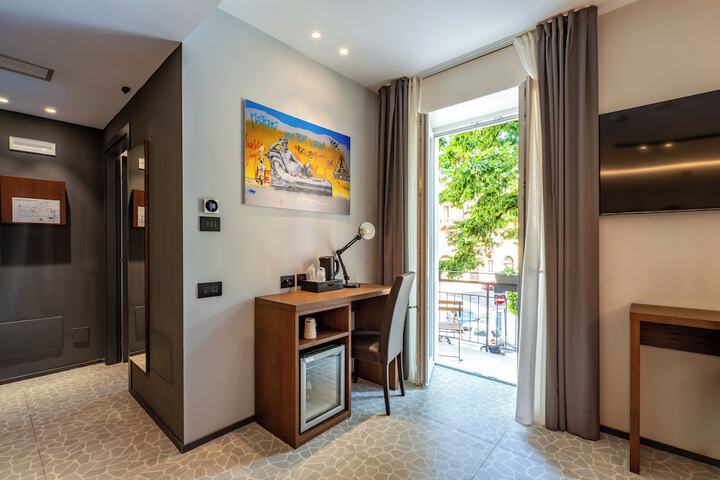 Room 12 of 25
