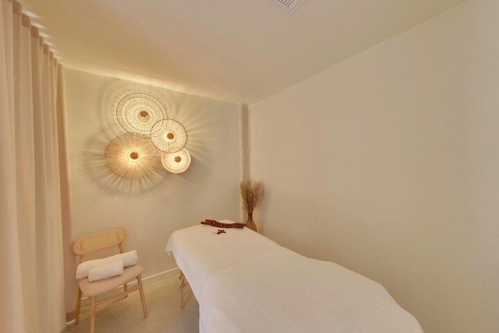 Spa 21 of 39