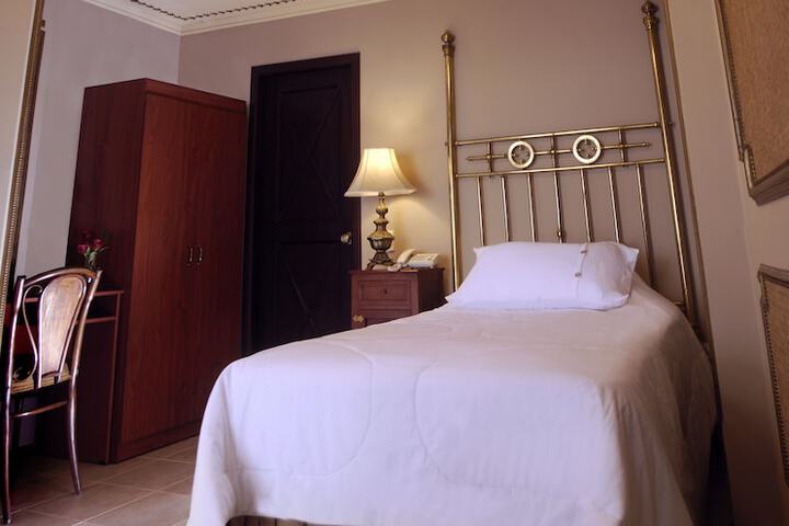 Room 13 of 51