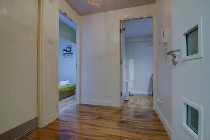 Room 8 of 15