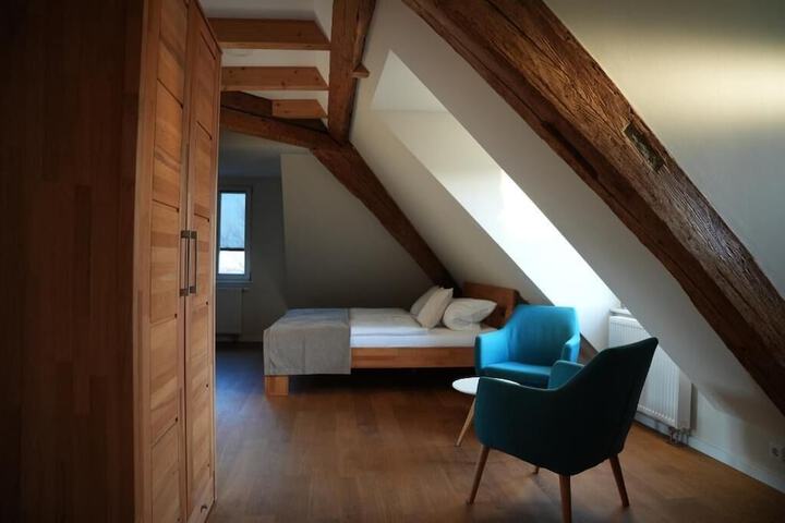 Room 4 of 19