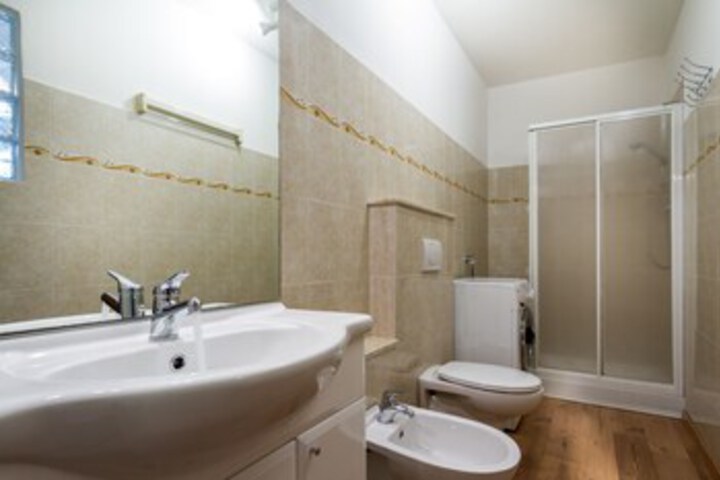 Room 2 of 15