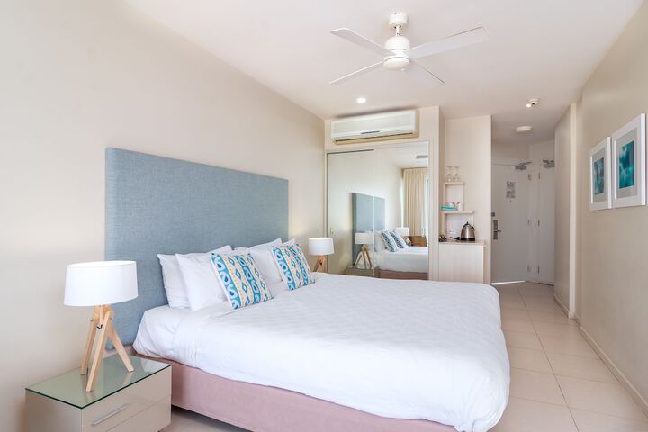 Room 8 of 27