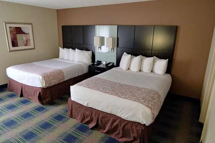 Suite 9 of 19
