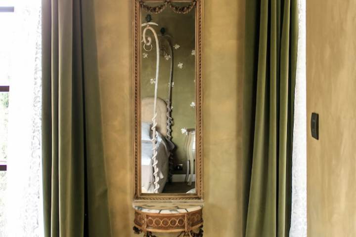 Room 21 of 48