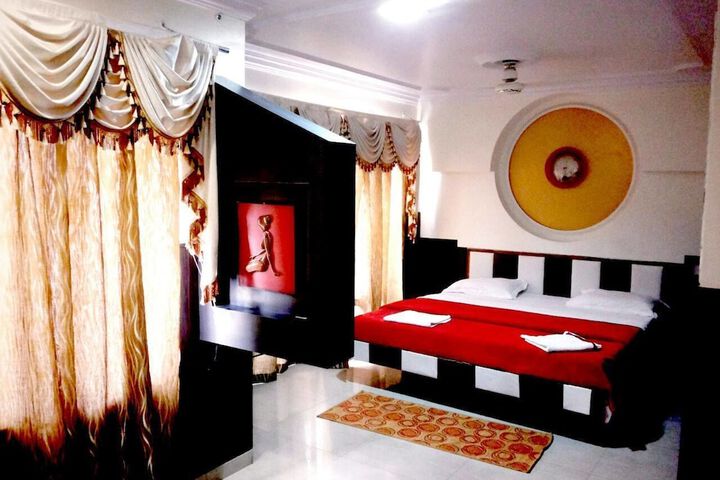 Room 5 of 22