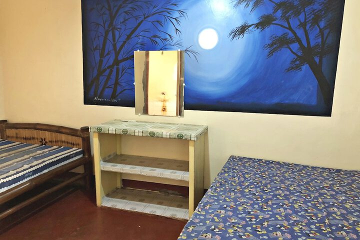 Room 7 of 16