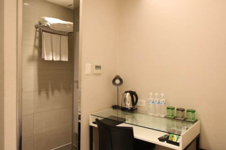 Room 54 of 65