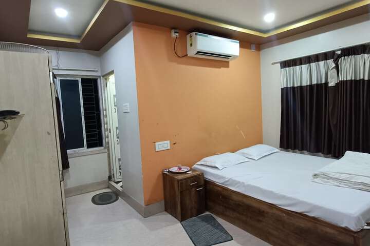 Room 7 of 13