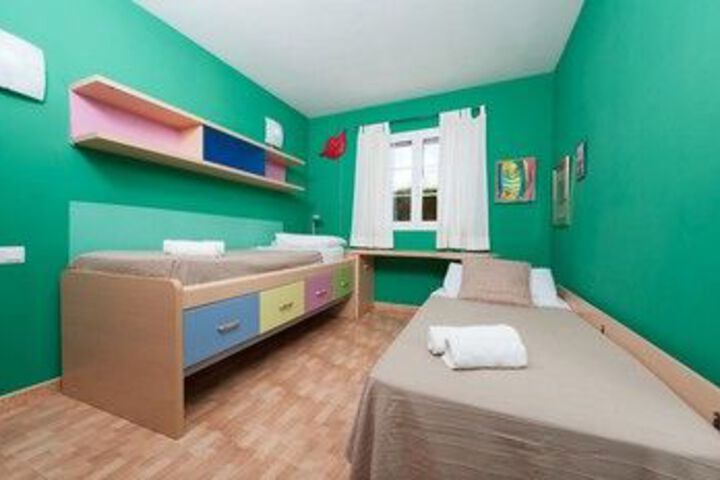 Room 6 of 15
