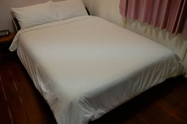 Room 20 of 38