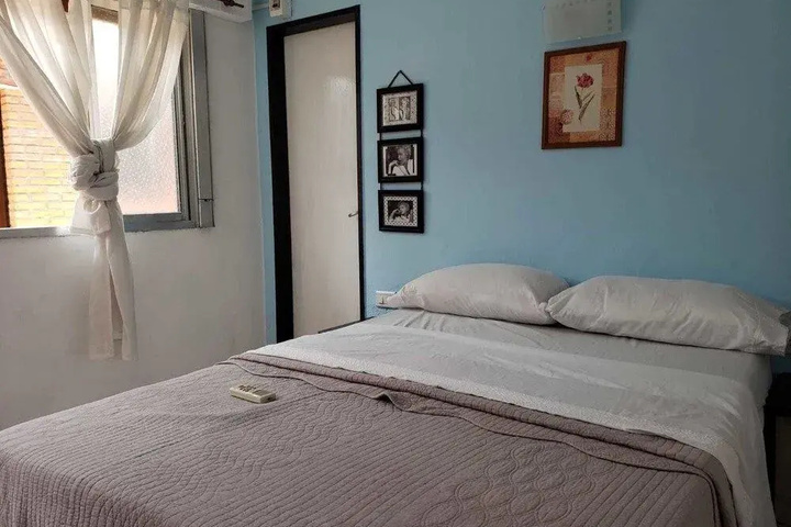 Room 6 of 11