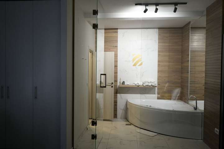 Room 80 of 110