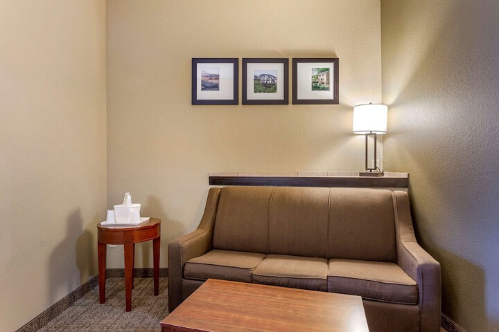 1 King Bed Suite (9 of 12)