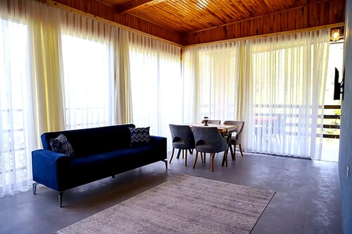Room 33 of 52