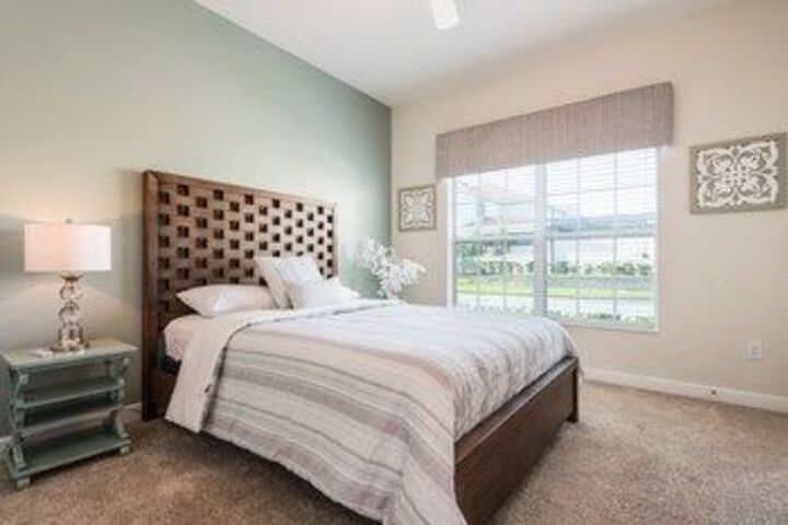 Room 11 of 35