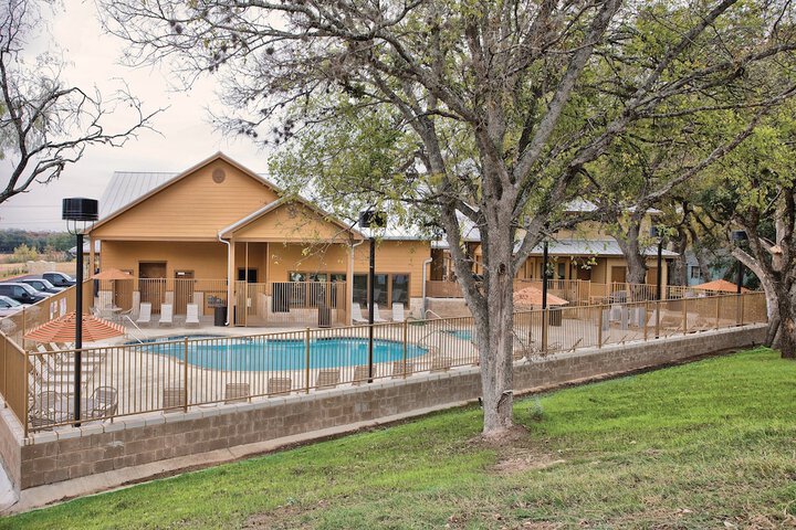 Pools & Facilities