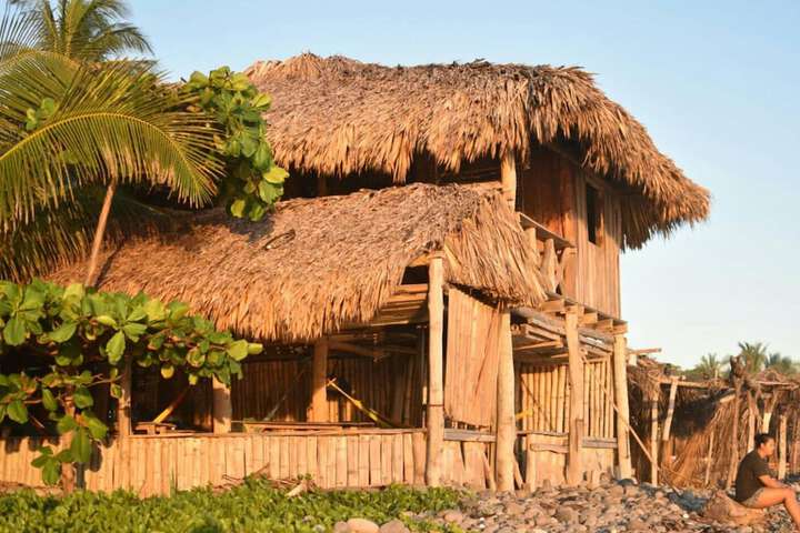 Pelicano Surf Camp in La Libertad