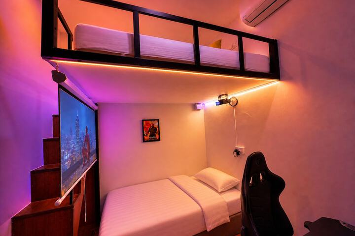 Room 92 of 121