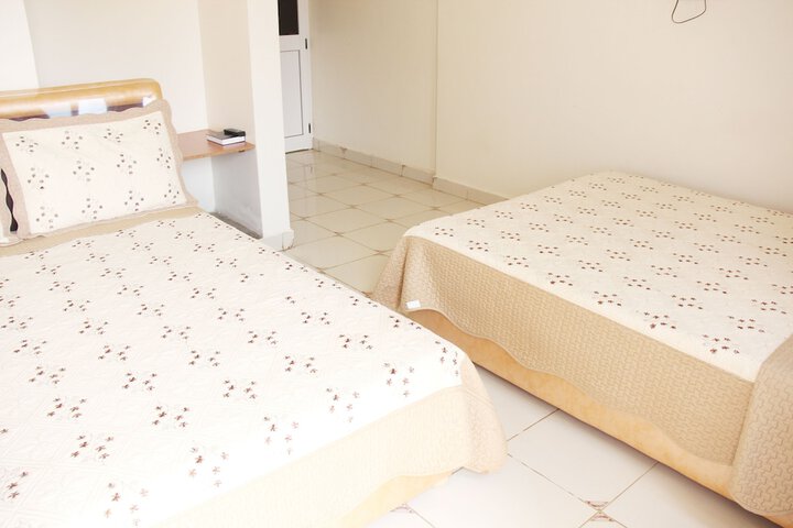 Room 2 of 48
