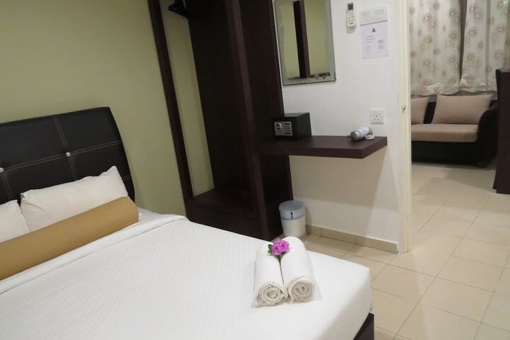 Room 5 of 25