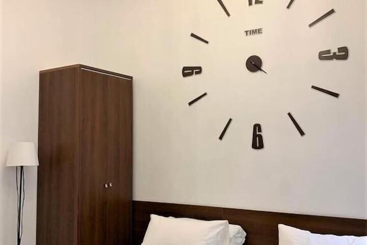 Room 3 of 33