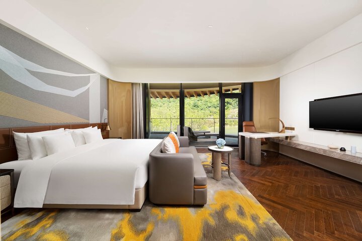 Room 4 of 35
