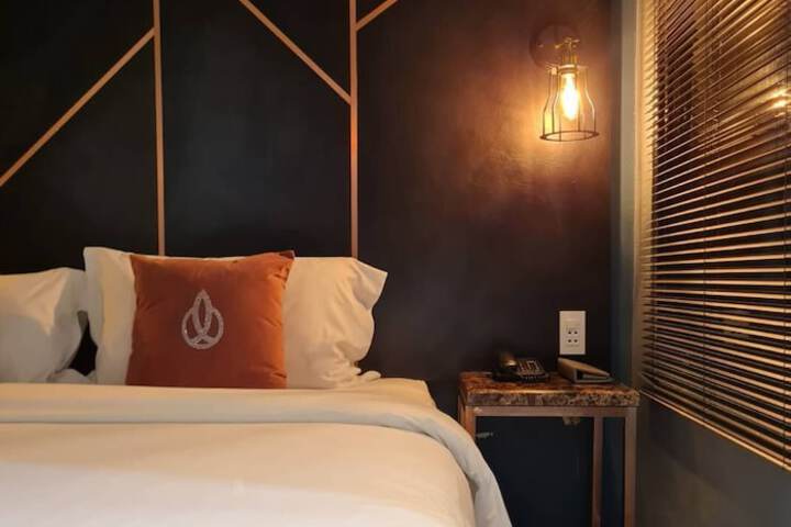 Room 19 of 48