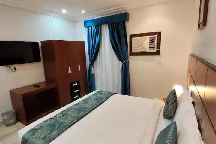Room 14 of 24