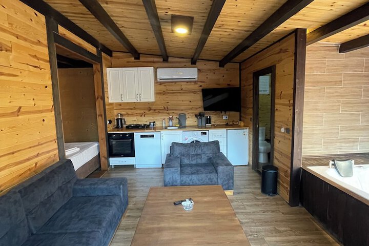 Room 7 of 34
