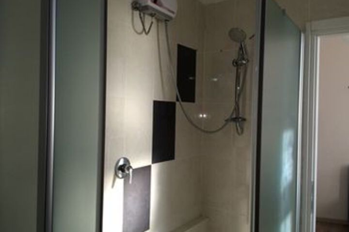 Room 3 of 16